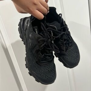 Nike react black